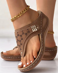💥2025 HOT SALE🔥Women's Soft Sole Hollow-Out Sandals👟